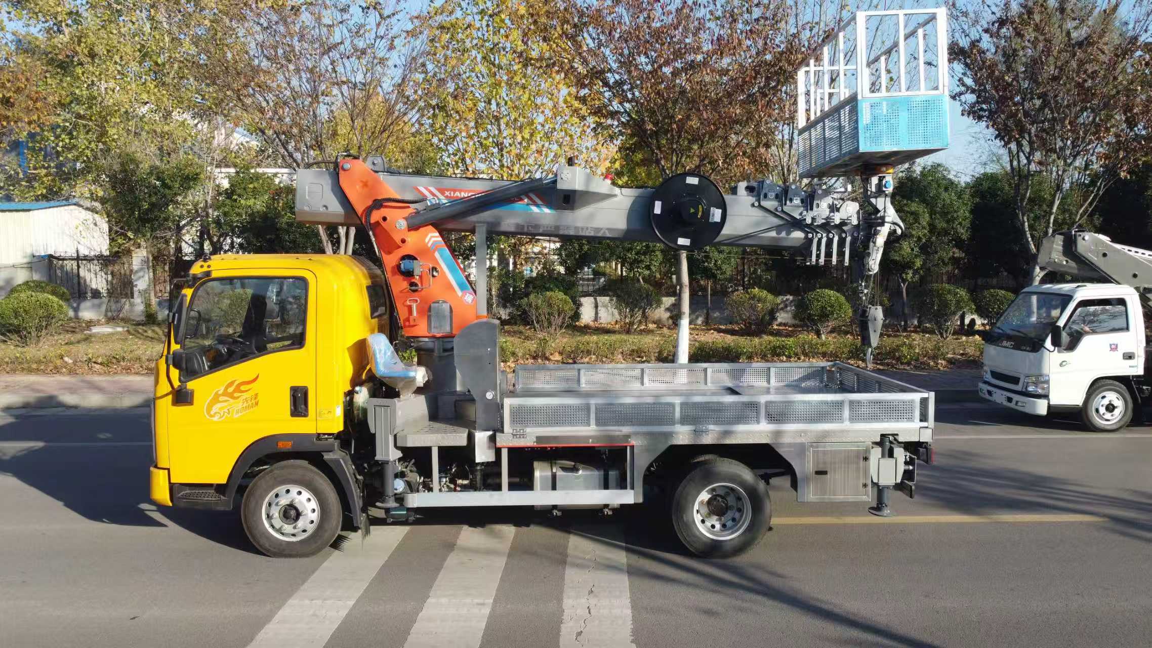 32L Aerial work vehicle