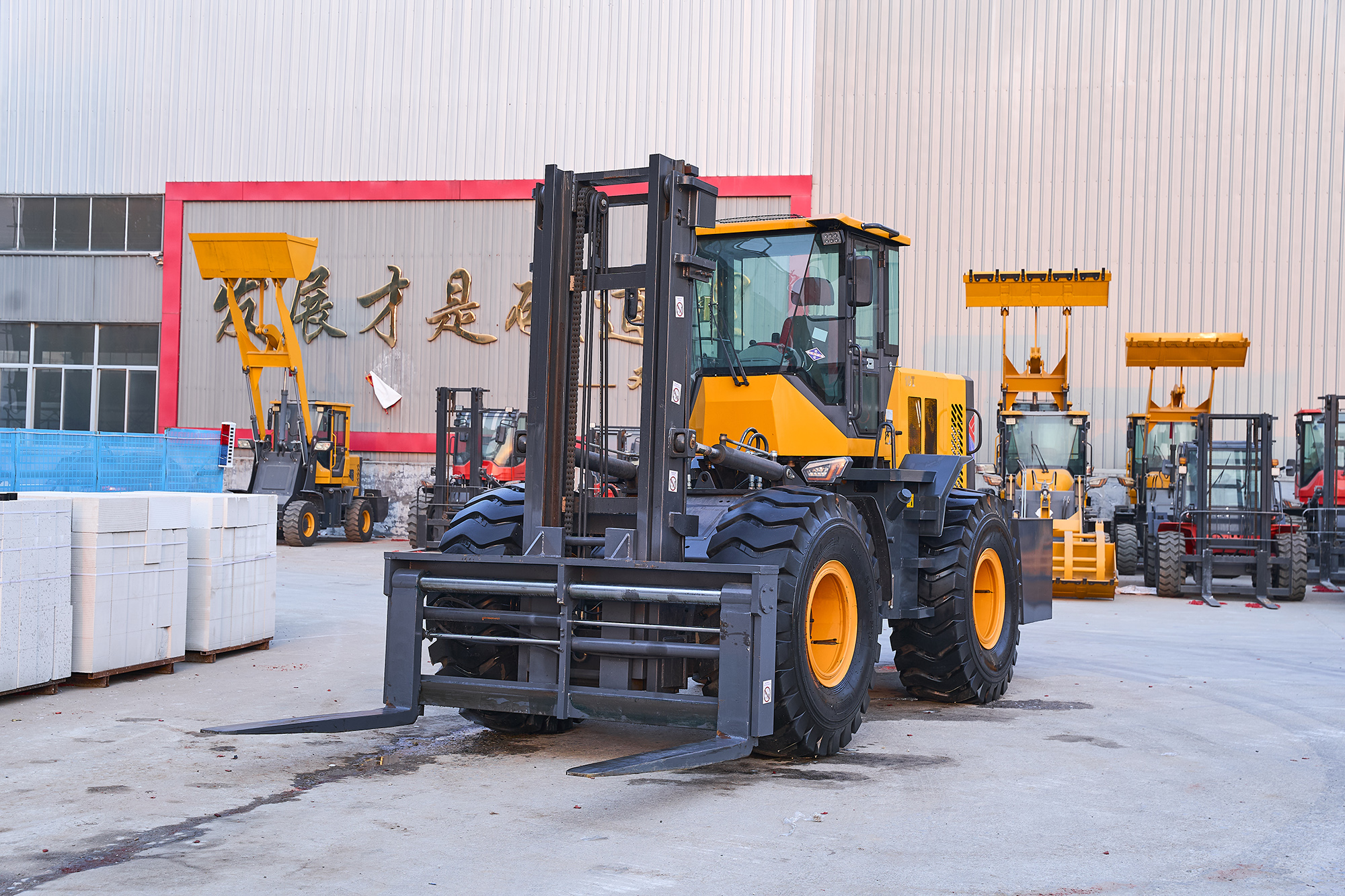 Off-road forklift10 tons(LZLT) - Image 2