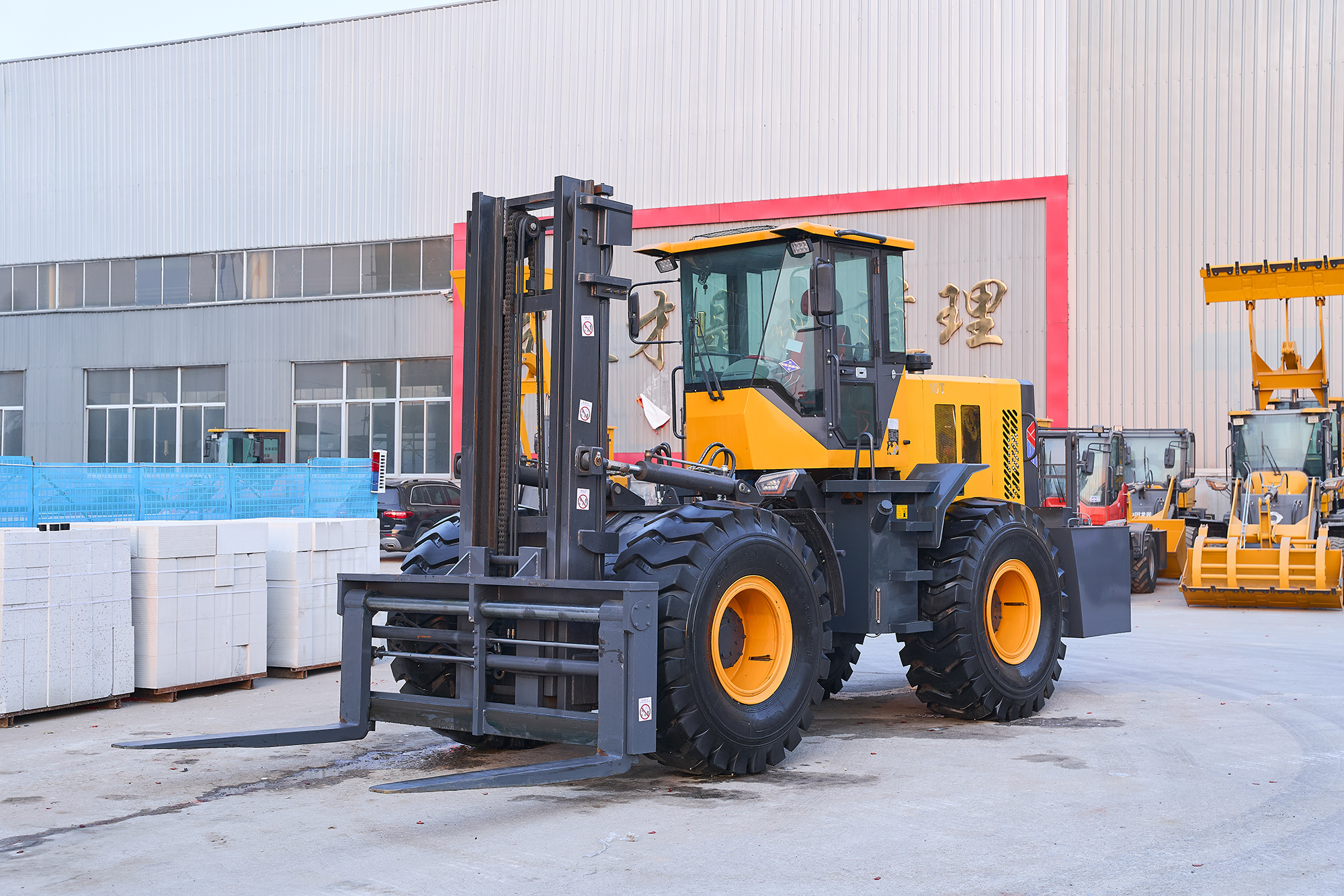 Off-road forklift10 tons(LZLT) - Image 4