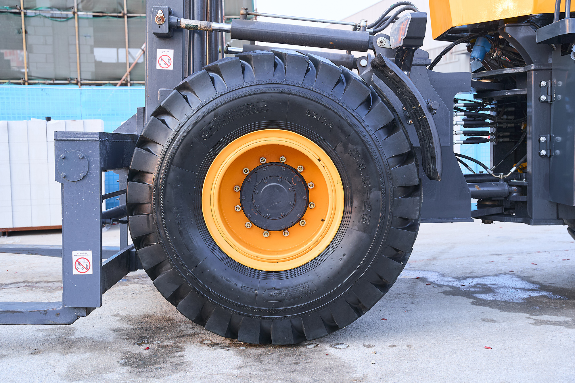 Off-road forklift10 tons(LZLT) - Image 8