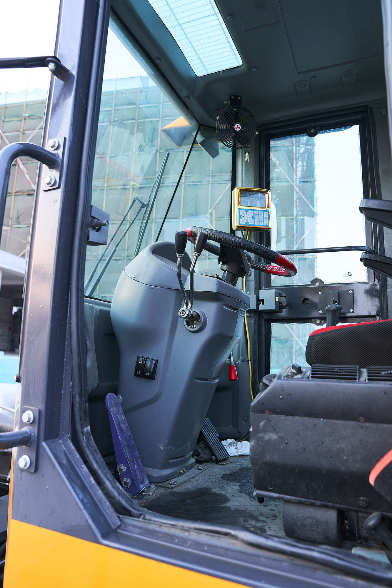 Off-road forklift10 tons(LZLT) - Image 12