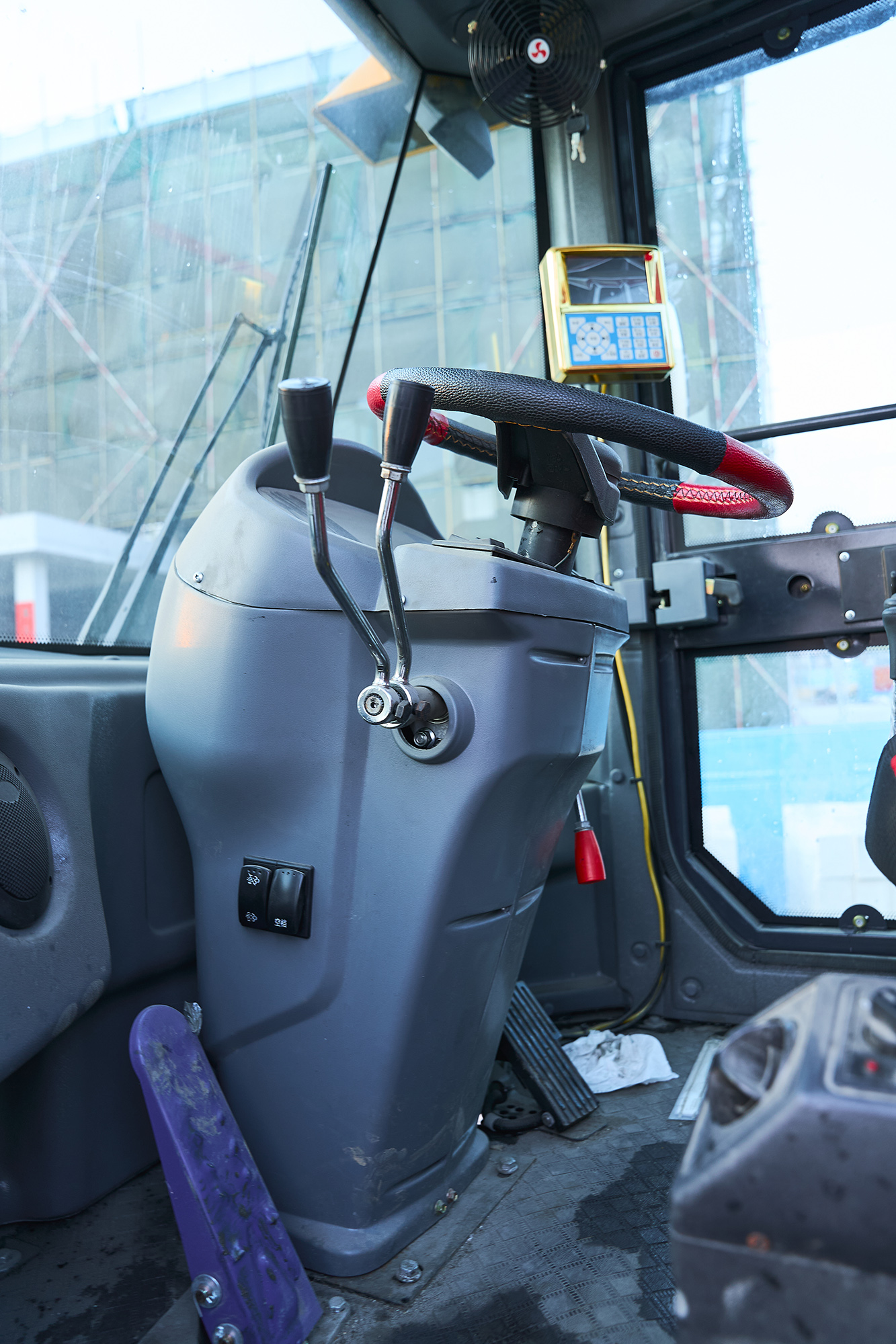 Off-road forklift10 tons(LZLT) - Image 13