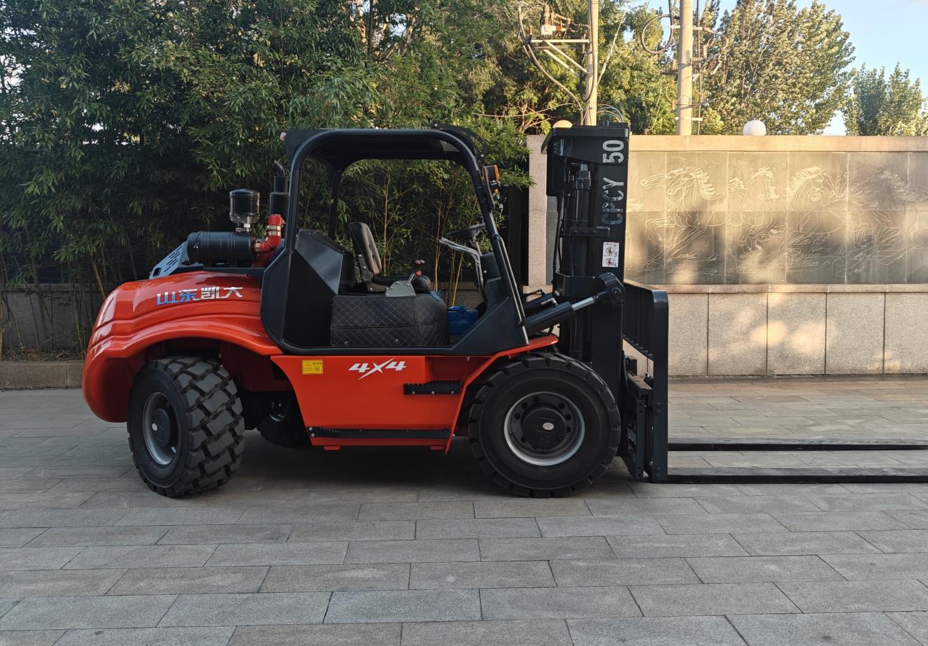 5-ton rear-hinged off-road forklift-3(KD) - Image 2