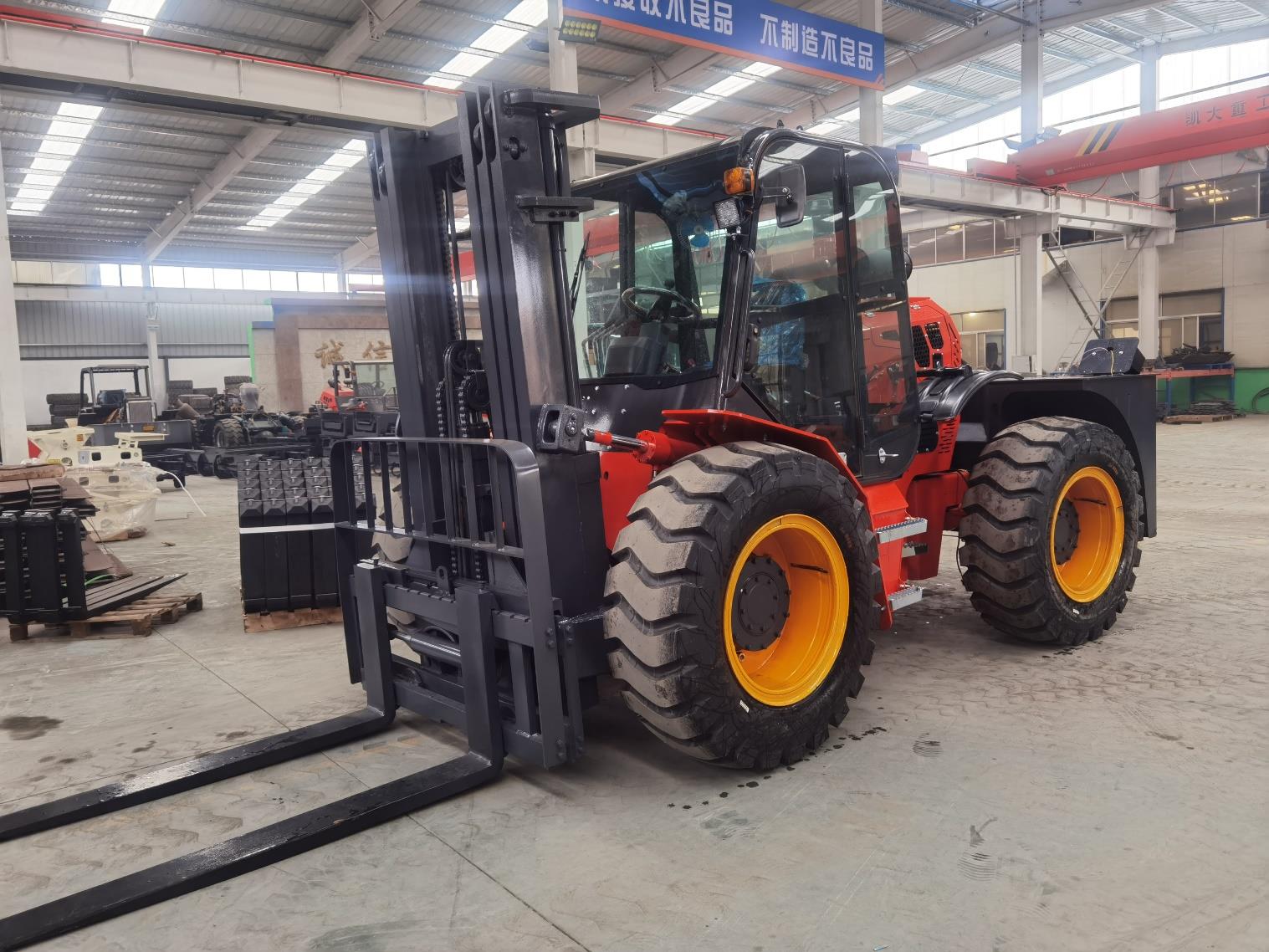 5-ton rear-hinged off-road forklift-1(KD)