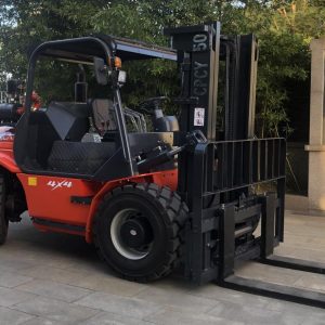 5-ton rear-hinged off-road forklift-3（KD）