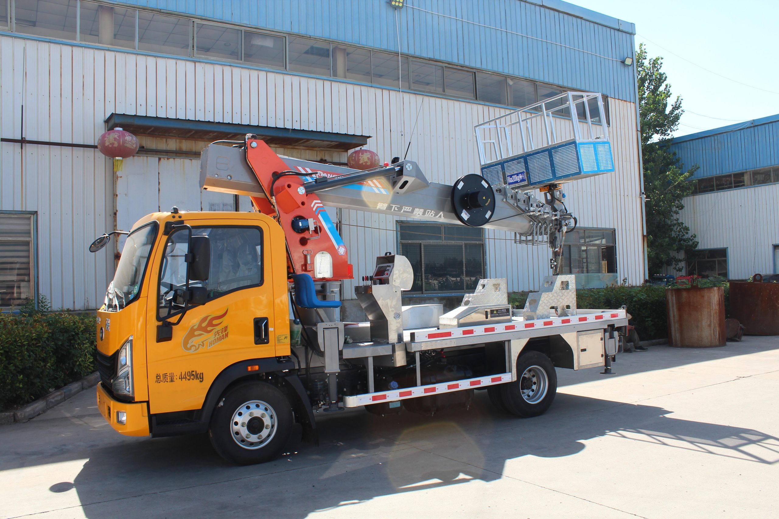 25m Jiangling Shunda / Sinotruk Howo Aerial Work Vehicle - Image 4